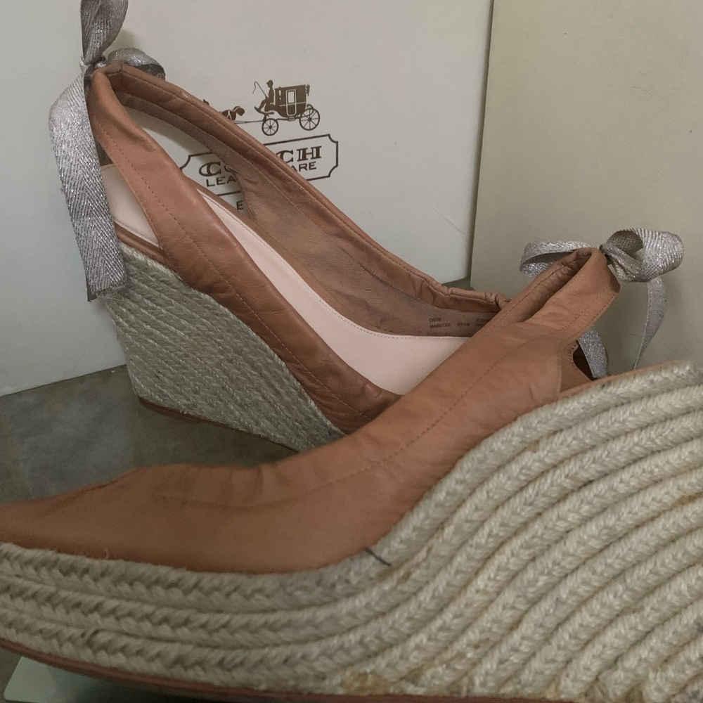 Coach Women's Maritza Calf Shoe Size 9.5 M Tan - Picture 9 of 11